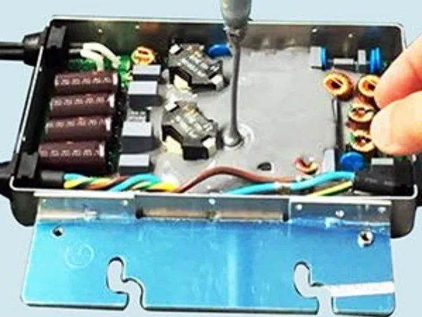 Encapsulado de microinversores